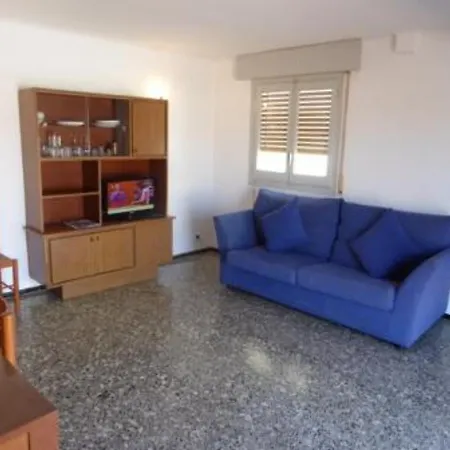 Atico Con Gran Terraza, A 100m De La Playa Del Port De Llanca, Con Wifi, Tv Y Cocina Renovada - Es-228-31 Llanca