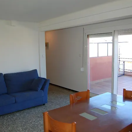 Apartment Atico Con Gran Terraza, A 100m De La Playa Del Port De Llanca, Con Wifi, Tv Y Cocina Renovada - Es-228-31 Llanca