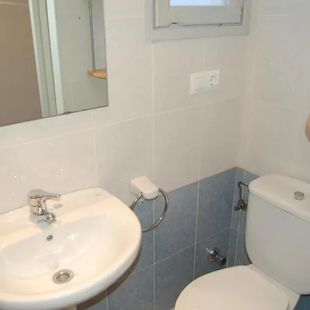 Apartment Atico Con Gran Terraza, A 100m De La Playa Del Port De Llanca, Con Wifi, Tv Y Cocina Renovada - Es-228-31