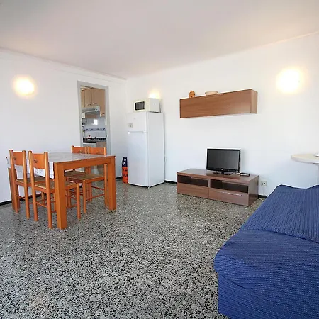 Apartamento ático Con Gran Terraza, A 100m De La Playa Del Port De Llançà, Con Wifi, Tv Y Cocina Renovada - Es-228-31