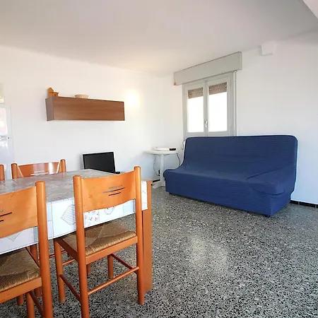 Apartamento ático Con Gran Terraza, A 100m De La Playa Del Port De Llançà, Con Wifi, Tv Y Cocina Renovada - Es-228-31 *